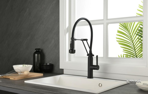 Смеситель для кухни Emar ЕСВ 7012 BLACK вытяжной излив черный